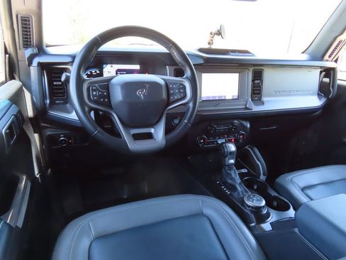 Used 2023 Ford Bronco Outer Banks AWD/4WD image 4