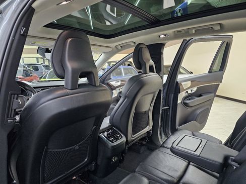 Used 2016 Volvo XC90 T6 Momentum w/ Momentum Plus Package AWD/4WD image 28