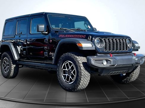 Used 2025 Jeep Wrangler Unlimited Rubicon w/ Convenience Group AWD/4WD image 22