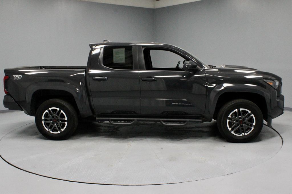 Used 2025 Toyota Tacoma TRD Sport AWD/4WD image 11
