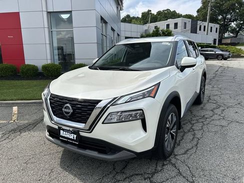Certified 2023 Nissan Rogue SV w/ SV Premium B Package AWD/4WD image 4