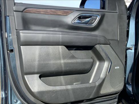 Used 2021 Chevrolet Tahoe Z71 w/ Z71 Signature Package image 21