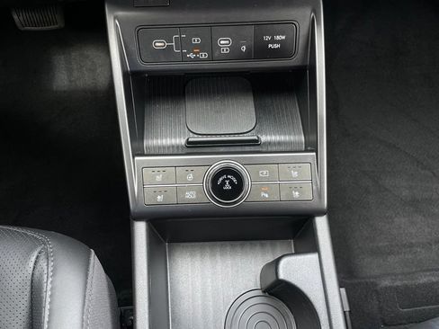 Used 2024 Hyundai Kona Limited AWD/4WD image 19
