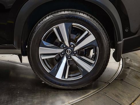 Used 2021 Nissan Rogue Platinum image 10