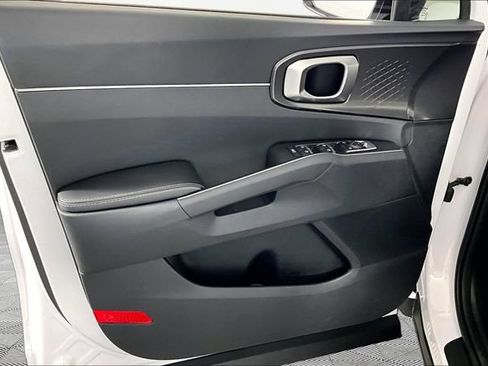 Certified 2026 Kia Sorento S w/ S Panoramic Sunroof Package FWD image 19