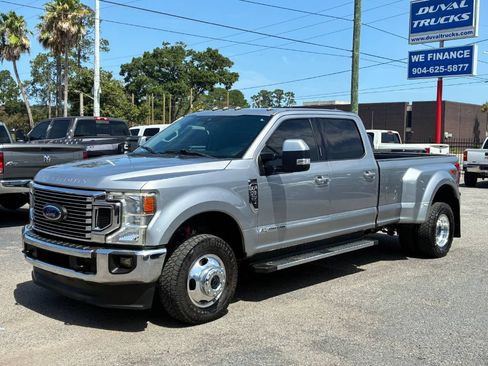 Used 2020 Ford F350 Lariat w/ Lariat Ultimate Package AWD/4WD image 2