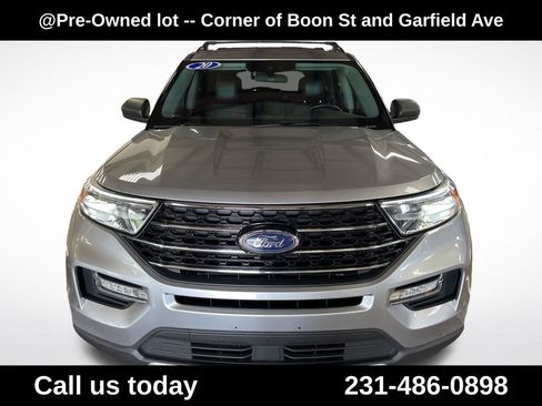 Used 2020 Ford Explorer XLT w/ Equipment Group 202A AWD/4WD image 8