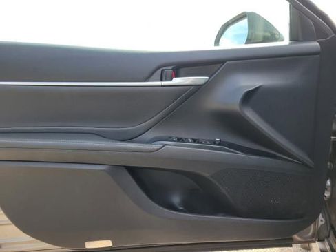 Used 2018 Toyota Camry XSE FWD image 13