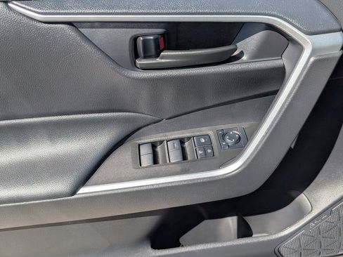 Used 2025 Toyota RAV4 LE image 15