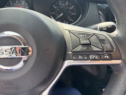 Used 2017 Nissan Rogue S AWD/4WD image 28