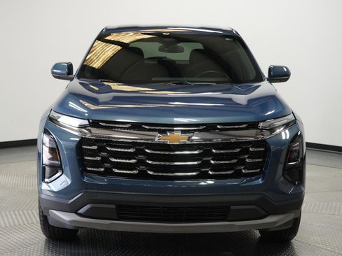 Used 2026 Chevrolet Equinox LT AWD/4WD image 2
