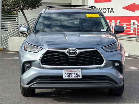 Used 2023 Toyota Highlander XLE image 7