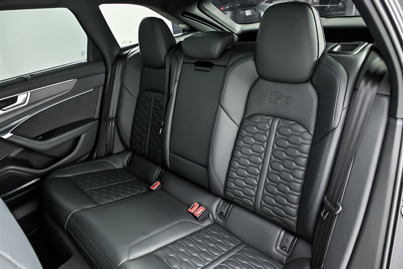 Used 2022 Audi RS 6 AWD/4WD image 19