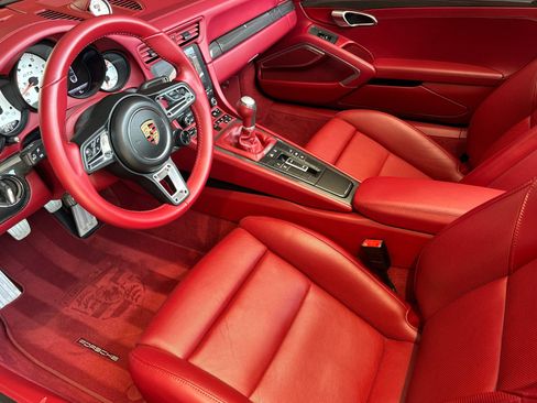 Certified 2019 Porsche 911 Targa 4 GTS AWD/4WD image 4