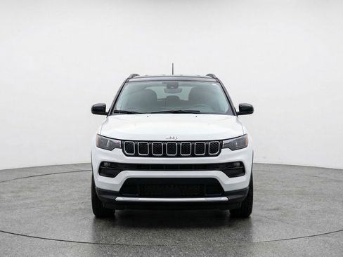 Used 2025 Jeep Compass Limited image 2