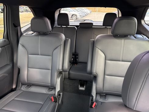 Used 2024 GMC Acadia Elevation image 15