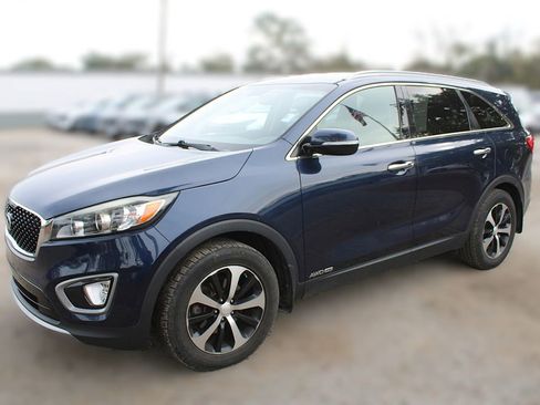 Used 2017 Kia Sorento EX image 15