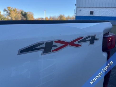 Used 2025 Chevrolet Silverado 3500 W/T image 11