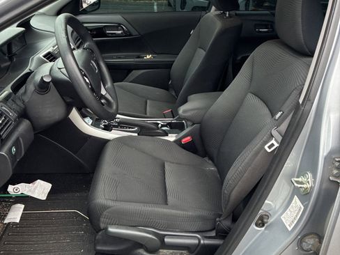 Used 2017 Honda Accord LX image 15