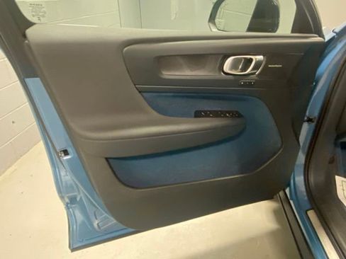 Certified 2023 Volvo C40 P8 Recharge Ultimate w/ Protection Package Premier image 6