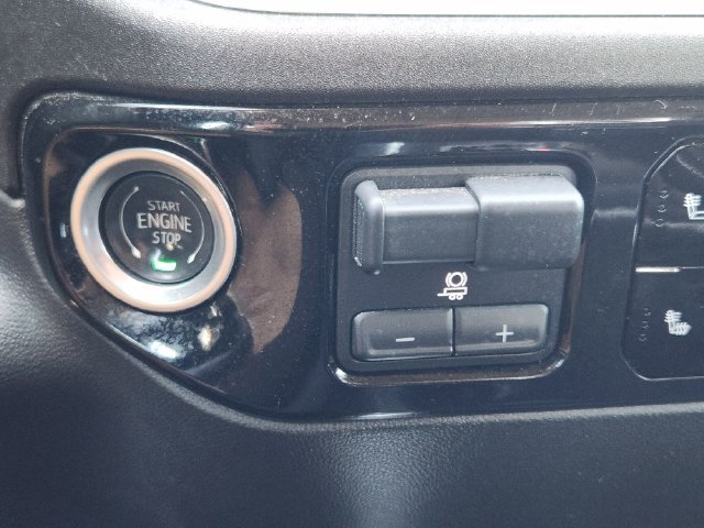 Used 2025 Chevrolet Silverado 1500 RST AWD/4WD image 21