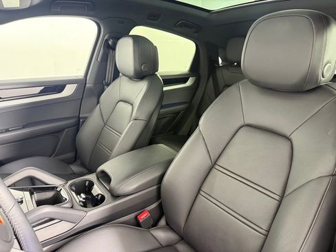 Certified 2026 Porsche Cayenne Coupe image 5