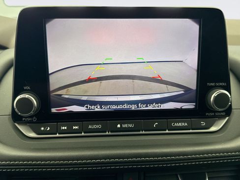 Used 2023 Nissan Rogue SV image 15