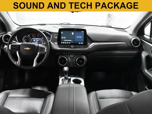 Used 2024 Chevrolet Blazer LT w/ Sound & Technology Package FWD image 2