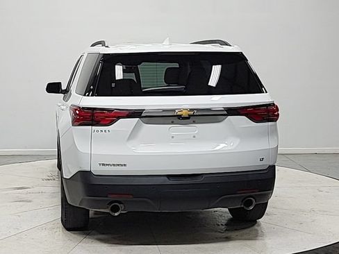 Used 2022 Chevrolet Traverse LT FWD image 6