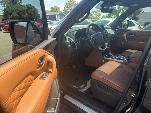 Used 2024 INFINITI QX80 Sensory AWD/4WD image 5