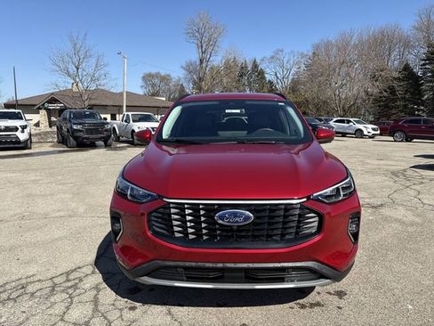 Certified 2023 Ford Escape Platinum w/ Class II Trailer Tow Package image 11