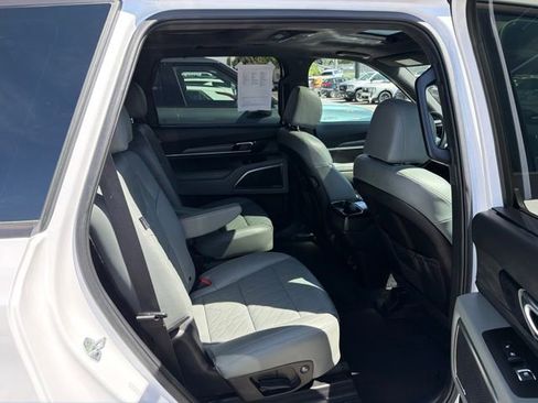 Certified 2023 Kia Telluride SX Prestige X-Line AWD/4WD image 33