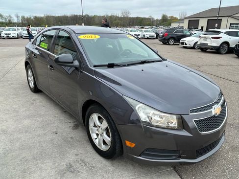 Used 2011 Chevrolet Cruze LT FWD image 3