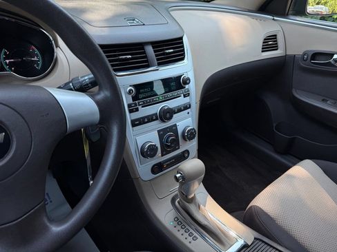 Used 2010 Chevrolet Malibu LS FWD image 33