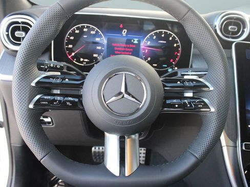 Used 2026 Mercedes-Benz GLC 300 image 18