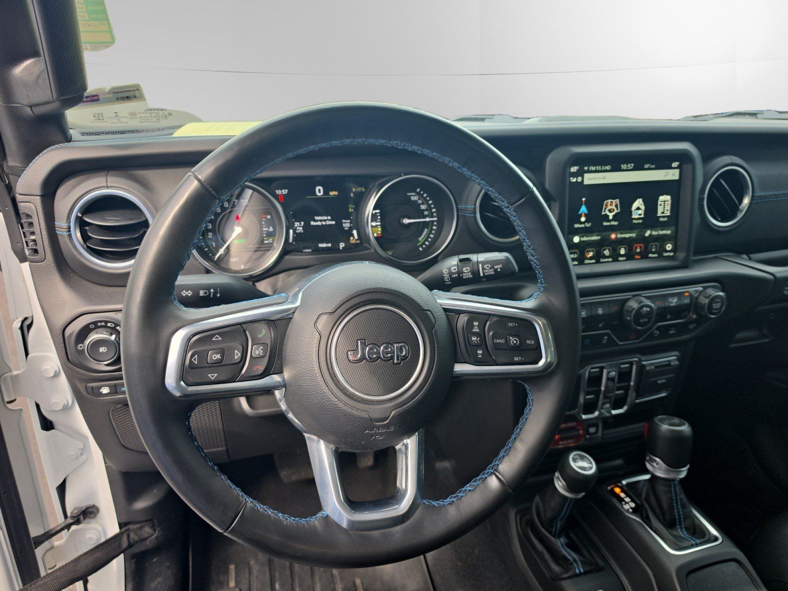 Used 2022 Jeep Wrangler Unlimited Rubicon 4xe w/ Cold Weather Group AWD/4WD image 12