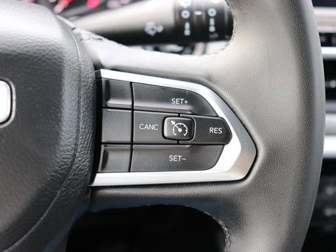 Used 2024 Jeep Compass Latitude AWD/4WD image 30