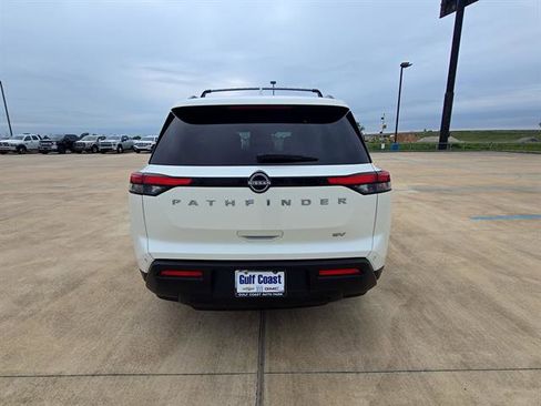 Used 2022 Nissan Pathfinder SV FWD image 6