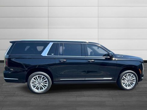 Used 2025 Cadillac Escalade ESV Premium Luxury w/ Touring Package AWD/4WD image 6