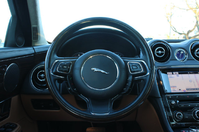 Used 2012 Jaguar XJ L RWD image 23