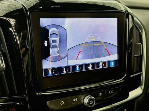 Used 2022 Chevrolet Traverse Premier FWD image 14
