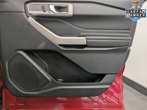 Used 2022 Ford Explorer Limited w/ Equipment Group 301A image 28