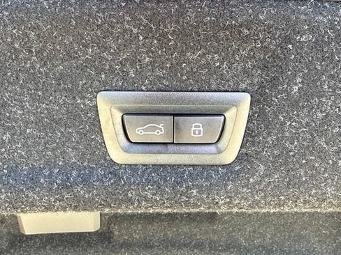 Used 2026 BMW 330i Sedan w/ Premium Package RWD image 17
