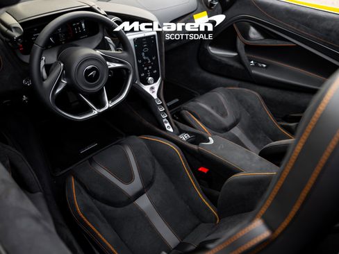 Used 2024 McLaren 750S Spider RWD image 21