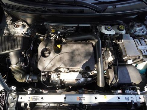 Used 2024 GMC Terrain SLT image 10