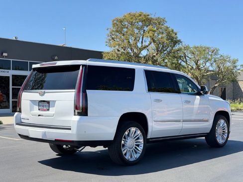 Used 2019 Cadillac Escalade ESV Platinum AWD/4WD image 7