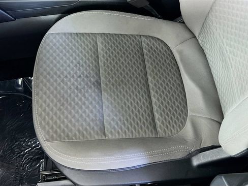 Used 2022 Ford Escape SE w/ SE Sport Appearance Package FWD image 19