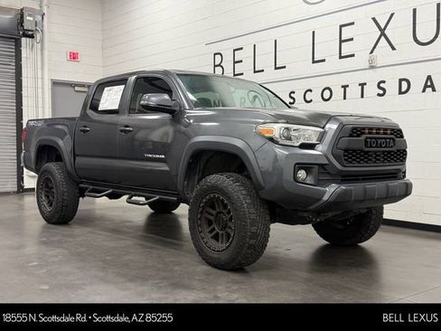 Used 2017 Toyota Tacoma TRD Off-Road w/ Tow Package (A/T) AWD/4WD image 1