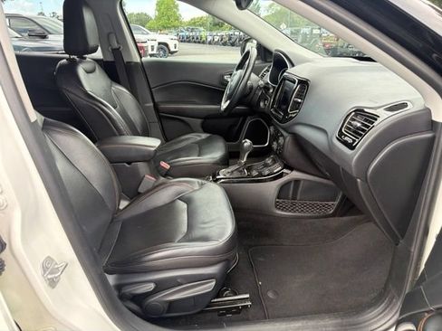 Used 2018 Jeep Compass Limited w/ Navigation Group AWD/4WD image 11
