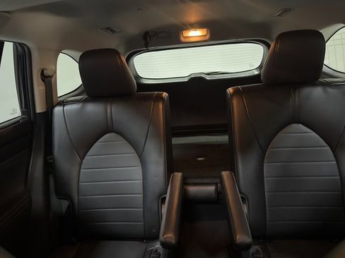 Used 2022 Toyota Highlander XLE image 18